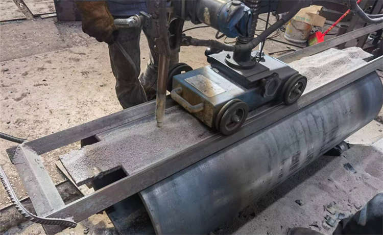 2400 卷板鋼管，深圳dn1700螺旋焊管，1120污水管道，2620螺旋管廠家