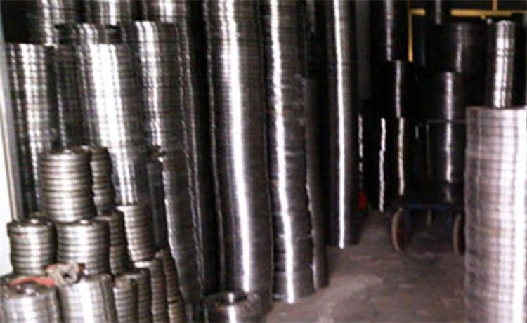 D630mm螺旋管，1620-10-12-14-16mm螺旋管，鋼材場槽鋼批發(fā)，DN200螺旋管廠家